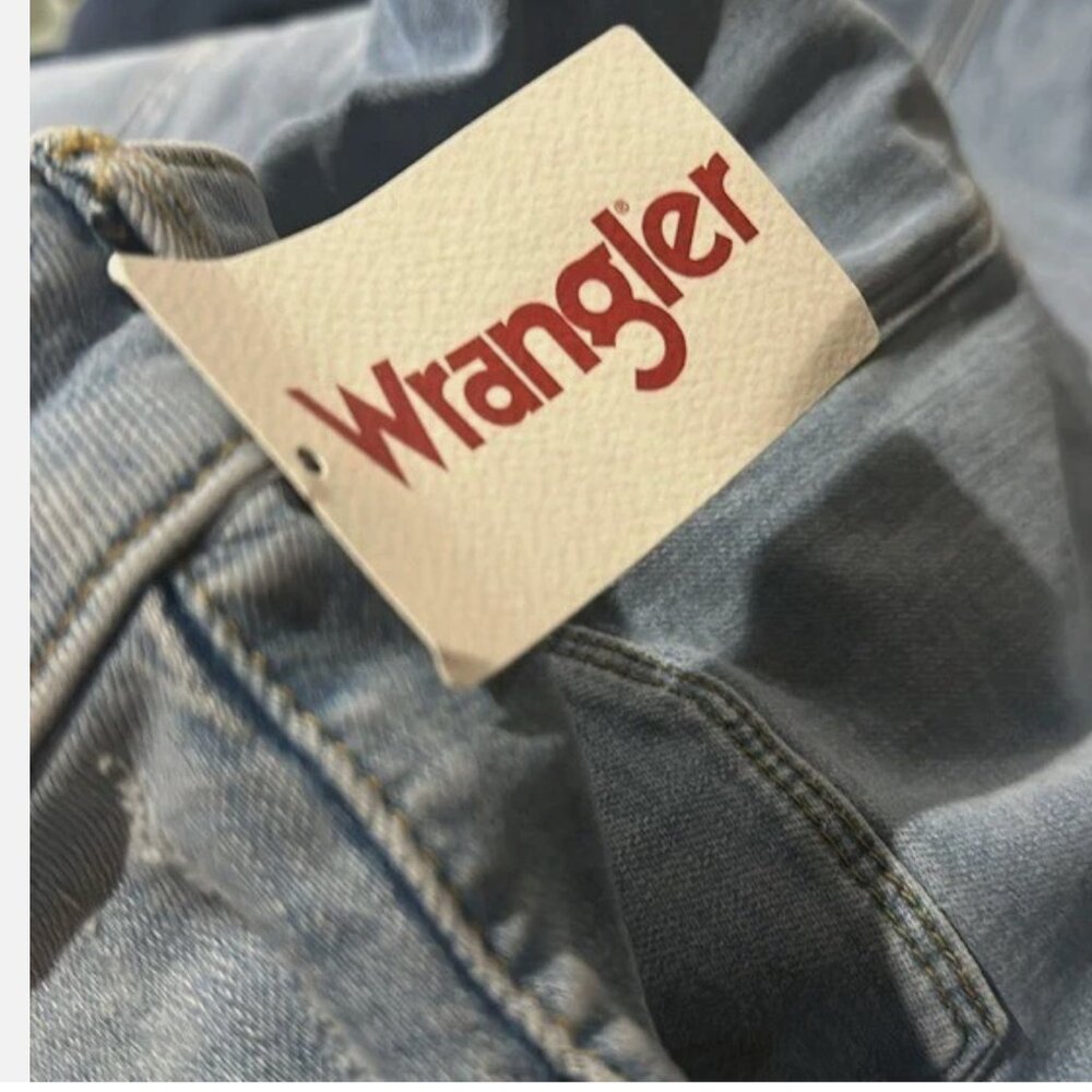 NWT Wrangler Seamed Flare Boot Cut High Rise Bold Boot Jean 12/31 X 32 - Picture 7 of 7